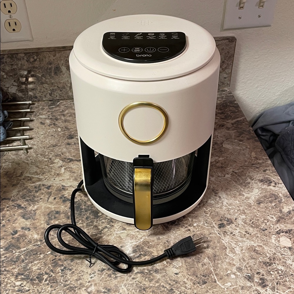 White and Gold Air Fryer